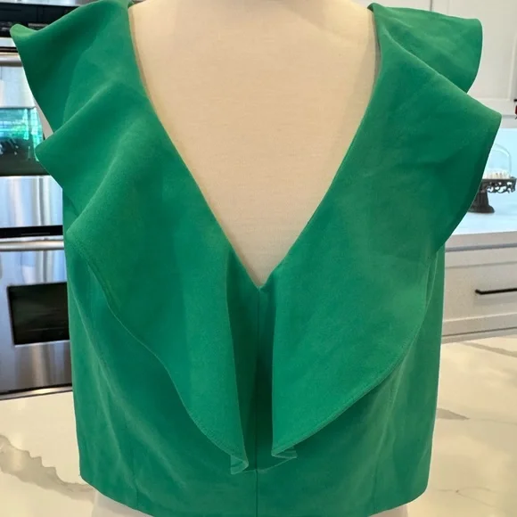 Alice + Olivia Green Flutter Sleeve Crop Tank 12 - Picture 2 of 10